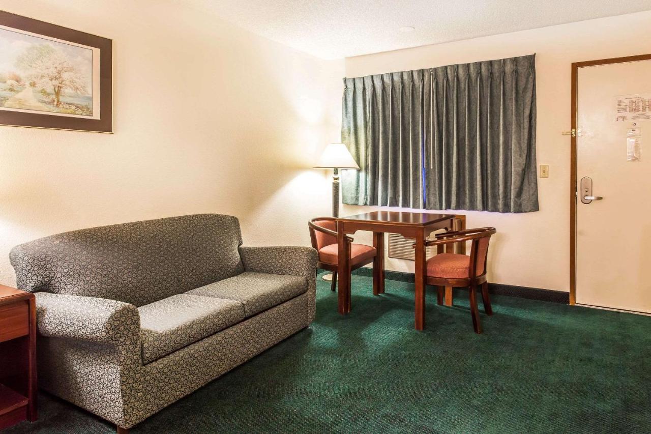 Econolodge Эверетт Экстерьер фото